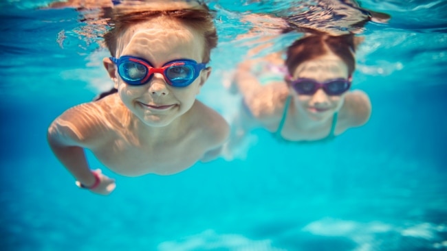 Swimming goggles for store 5 year olds