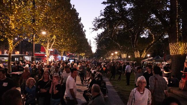 Crowds at the Adelaide Fringe during the North Terrace street party. Picture: AAP / Matt Loxton