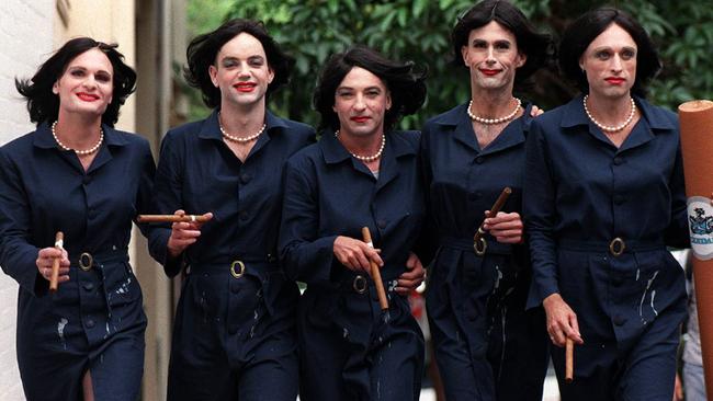 Drag queens dressed as Monica Lewinsky for 1999 Sydney Gay and Lesbian Mardi Gras.