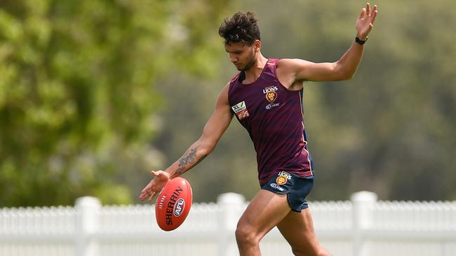 Callum Ah Chee in action during a Brisbane Lions training session at Leyshon Park. Picture: Albert Perez/AAP