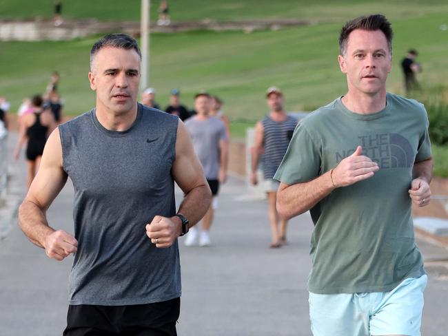 SYDNEY, AUSTRALIA - NewsWire Photos FEBRUARY 2, 2023: NSW Labour leader Chris Minns and SA Premier Peter Malinauskas go for a run at Bondi Beach.Picture: NCA NewsWire / Damian Shaw