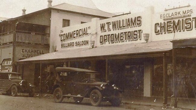 The Commercial Hotel in Home Hill's earlier years.