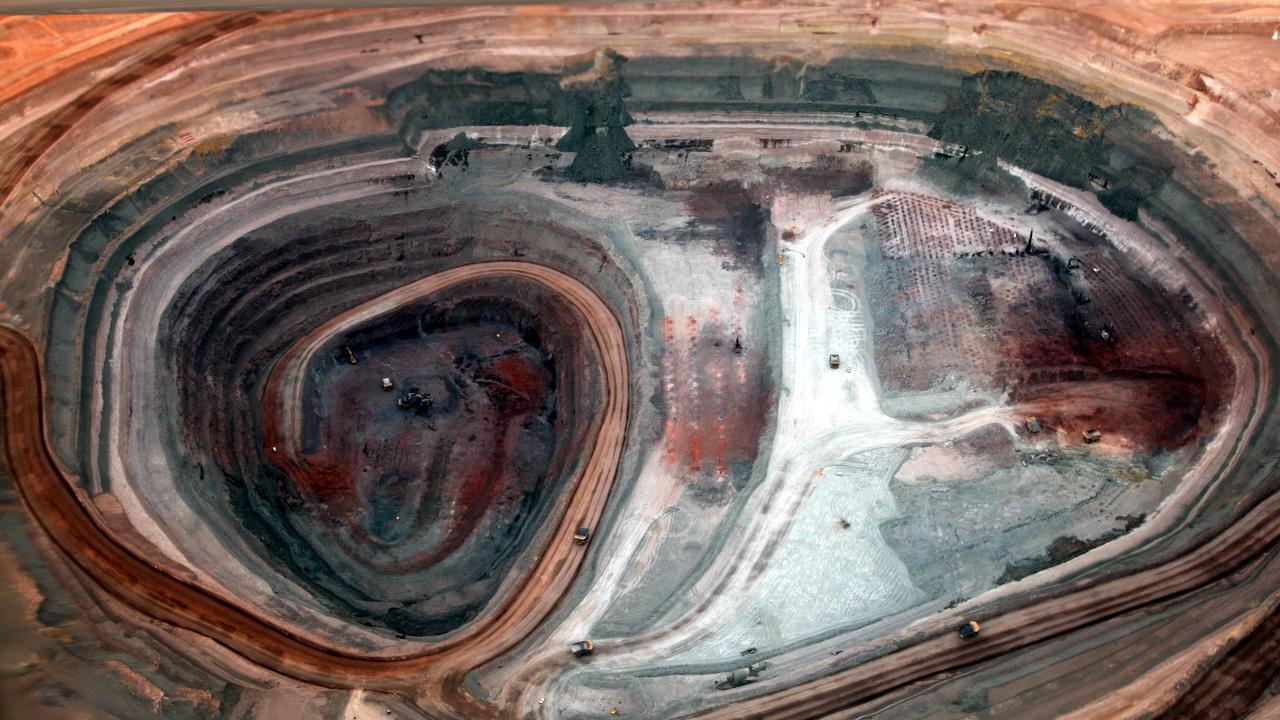 <b>Psalm 72: And he shall live, and to him shall be given of the gold of Arabia. </b> <br/>Aerial view of Oz Minerals' Prominent Hill mine, a gold and copper project in South Australia, from which $6 billion of export earnings were hoped to flow. Around this time, gold prices reached levels not seen since the early 1980s (when our dollar, pegged then to the British pound, was worth approximately 1 gram of the shiny element). They've fallen since then, but some extreme prophets of doom advocate a return to the gold standard as insurance against major civil unrest and economic ruin in the US. Photo by Kelly Barnes