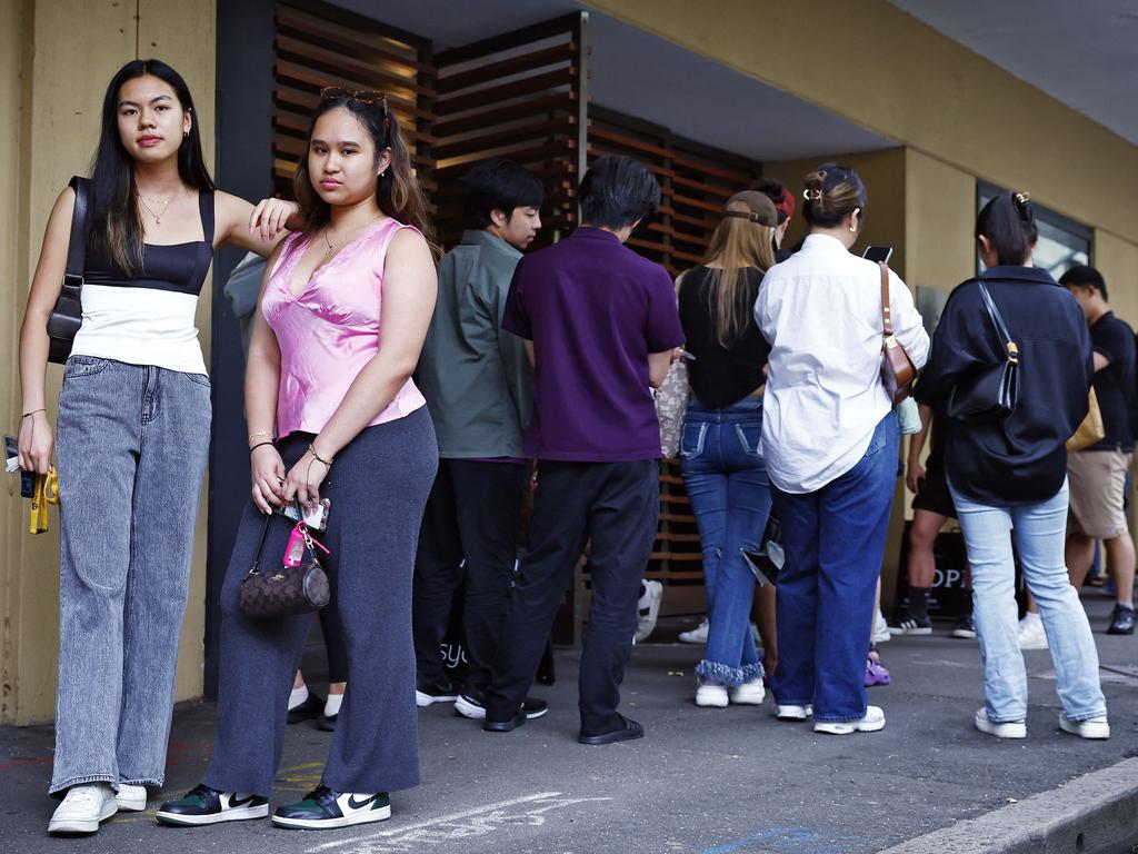 Trang Le and Rania Raiqa lining up for an opportunity to inspect a Surry Hills unit. Picture: Sam Ruttyn