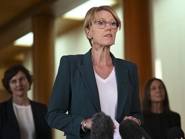 Zoe Daniel says the documents should be tabled in parliament. Picture: Martin Ollman