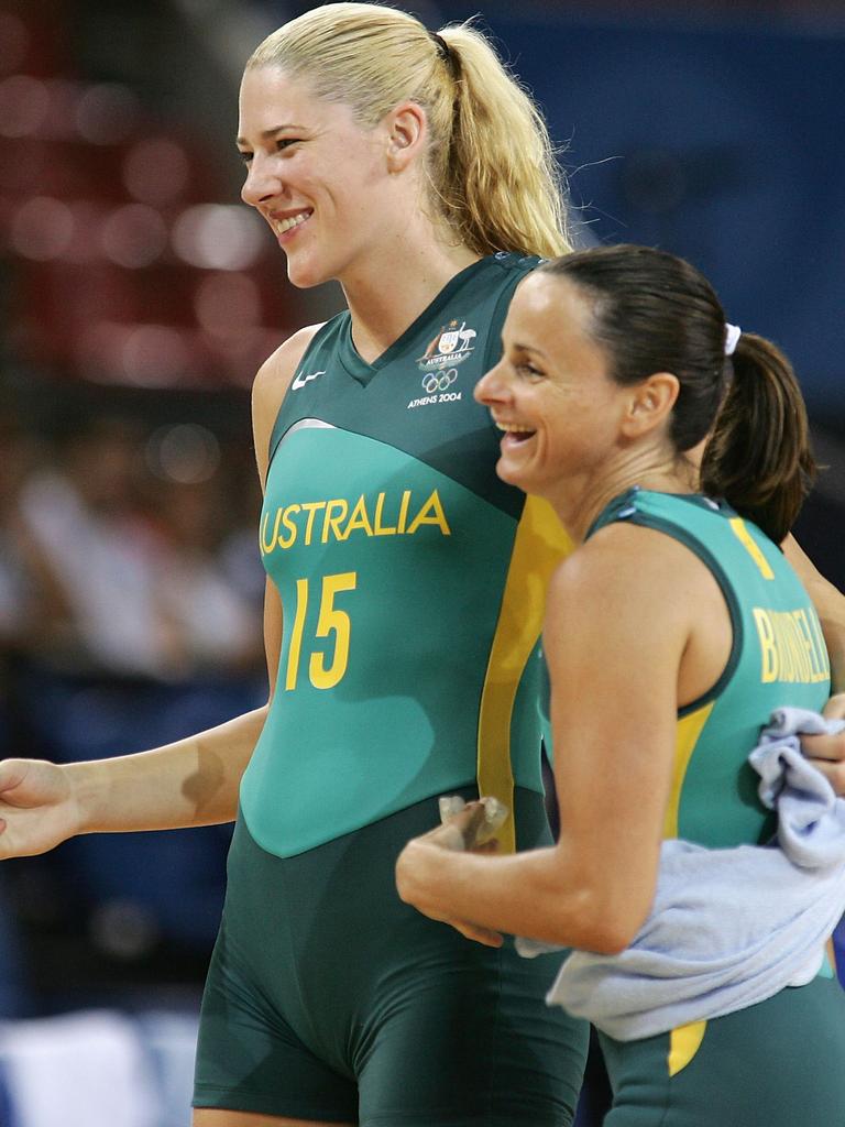 Basketball News 2021 Lauren Jackson Inducted Into Basketball Hall Of Fame Naismith Memorial