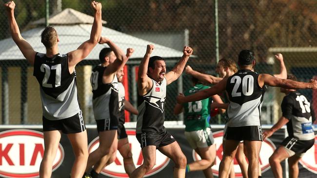 Roxburgh Park celebrates its 2018 premiership. Picture: Hamish Blair