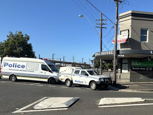 SYDNEY, AUSTRALIA - NCA NewsWirePhotos - Sunday, 25 February 2024:Royal Hotel on East Parade, Sutherland. Emergency services were called to the Royal Hotel on East Parade ab out 2am this morning, after reports a security guard had been assaulted.Officers rendered aid to the man who was "unresponsive" and he was treated by paramedics but died at the scene.A 31-year-old man has been taken to Sutherland police station where he's "assisting police with inquiries".Picture: NCA NewsWire  / Monique Harmer