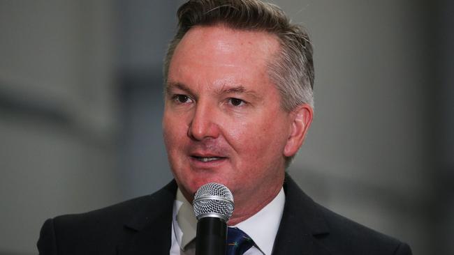 SYDNEY, AUSTRALIA: NOVEMBER 01 2023:The Minister for Climate Change and Energy, Chris Bowen delivers a speech during the opening of the Sun Drive Solar Manufacturing Facility in Kurnell. Photo by: NCA Newswire /Gaye Gerard