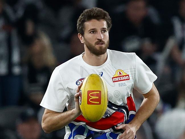 MELBOURNE, AUSTRALIA - MAY 31: Marcus Bontempelli of the Bulldogs warms up during the 2024 AFL Round 12 match between the Collingwood Magpies and the Adelaide Crows at The Melbourne Cricket Ground on May 31, 2024 in Melbourne, Australia. (Photo by Michael Willson/AFL Photos via Getty Images)