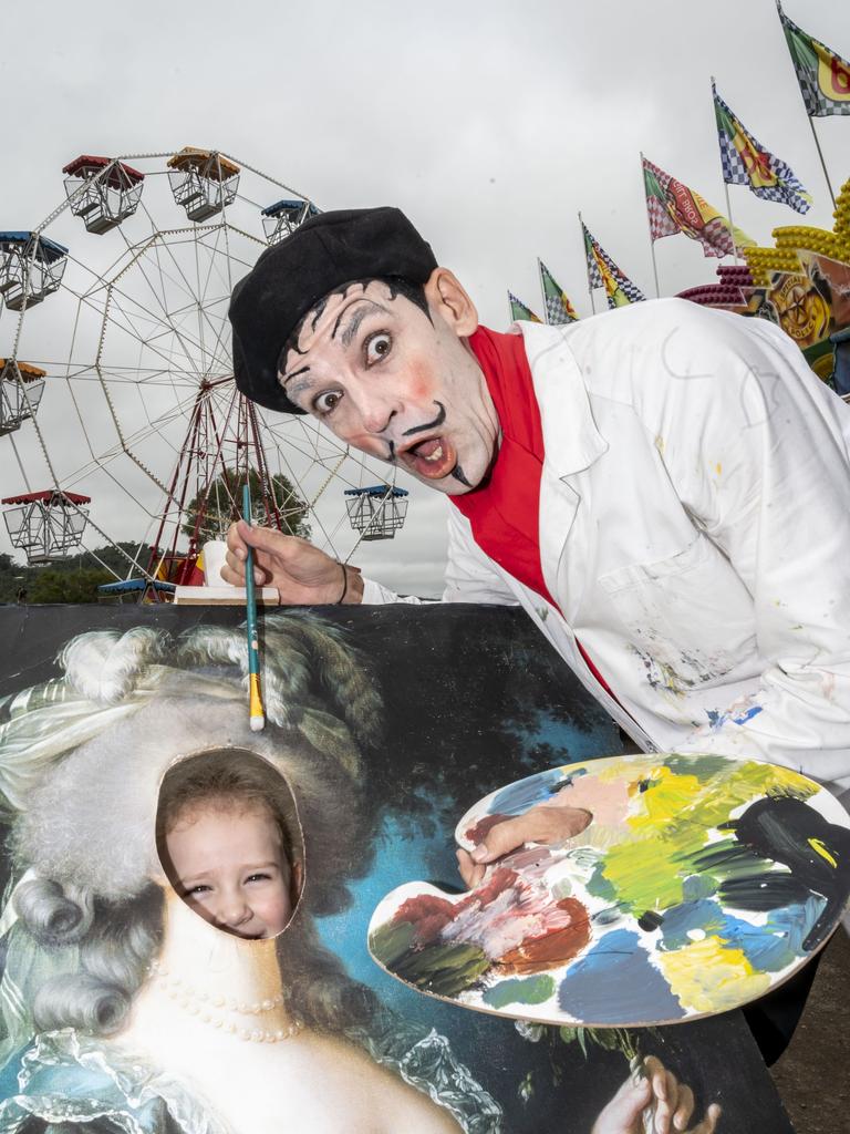 Chloe Connolly 4yo with The Artist from More Than a Mime on day 3 of the Toowoomba Royal Show. Sunday, March 27, 2022. Picture: Nev Madsen.