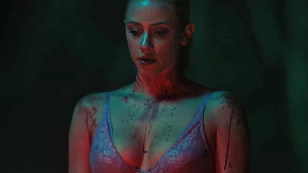 Lili Reinhart ‘really Really Didnt Want To Do Racy Underwear Riverdale Scene Au 