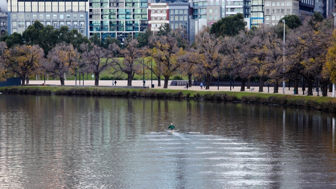 Pubs and restaurants reopen in Victoria as government extends State of Emergency