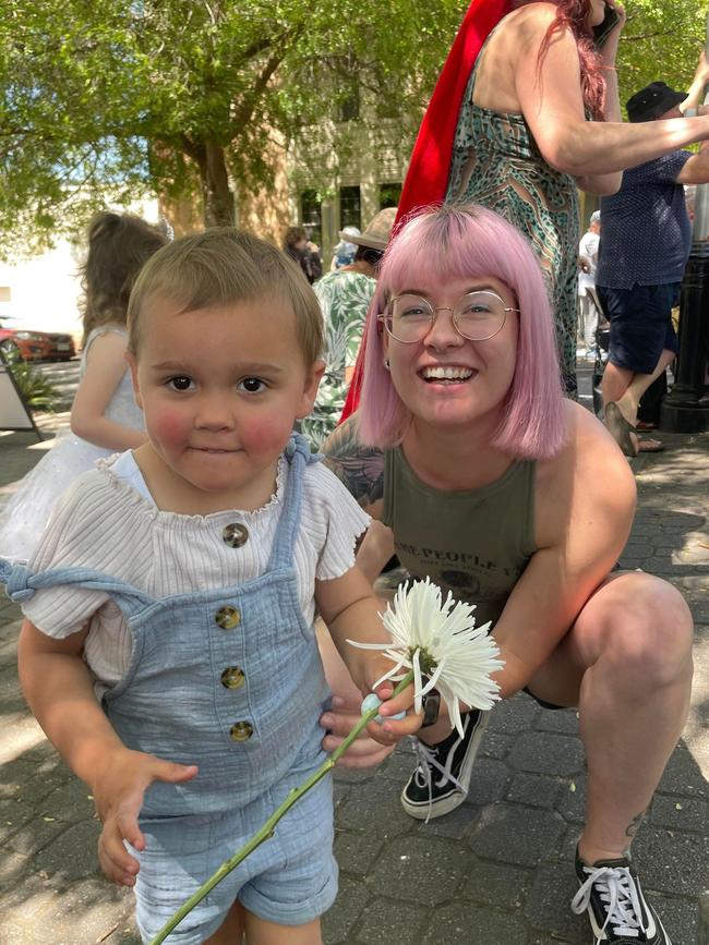 Anna Frances-Wood with her daughter Juniper.