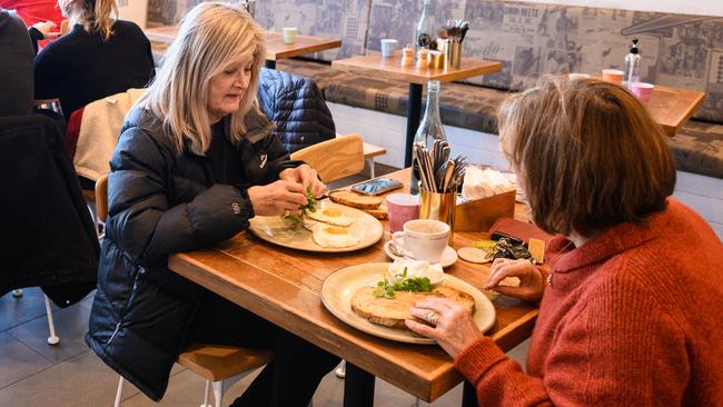 Restaraunt owners have laid off many of their staff during this time. Picture: AAP Image/James Gourley