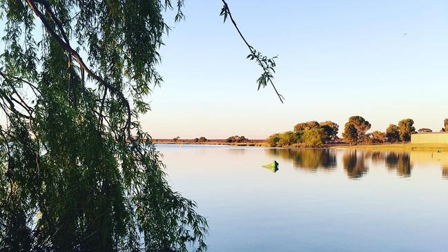 Find calm at Lake Cullulleraine.