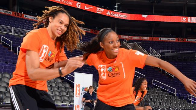 Brittney Griner, Glory Johnson: WNBA starsâ€™ wedding | news.com.au