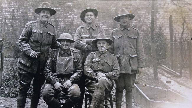 Alf Cadd with a group of Yorke Peninsula soldiers — he’s in the back row in the centre.