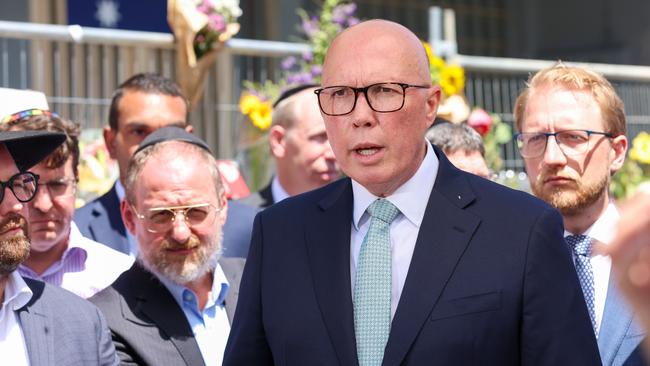 Opposition Leader Peter Dutton visits the synagogue, meeting with members from the Jewish Community. Picture: NewsWire / Brendan Beckett