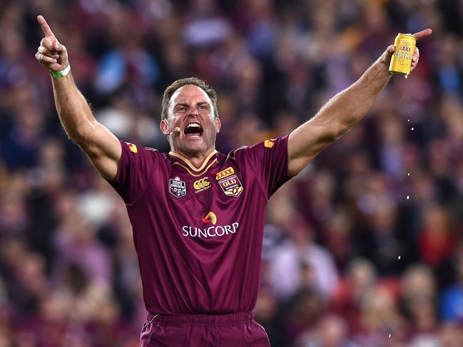 Former Queensland player Billy Moore fires up the crowd with the "Queenslander" chant. Picture: AAP Image/Dave Hunt