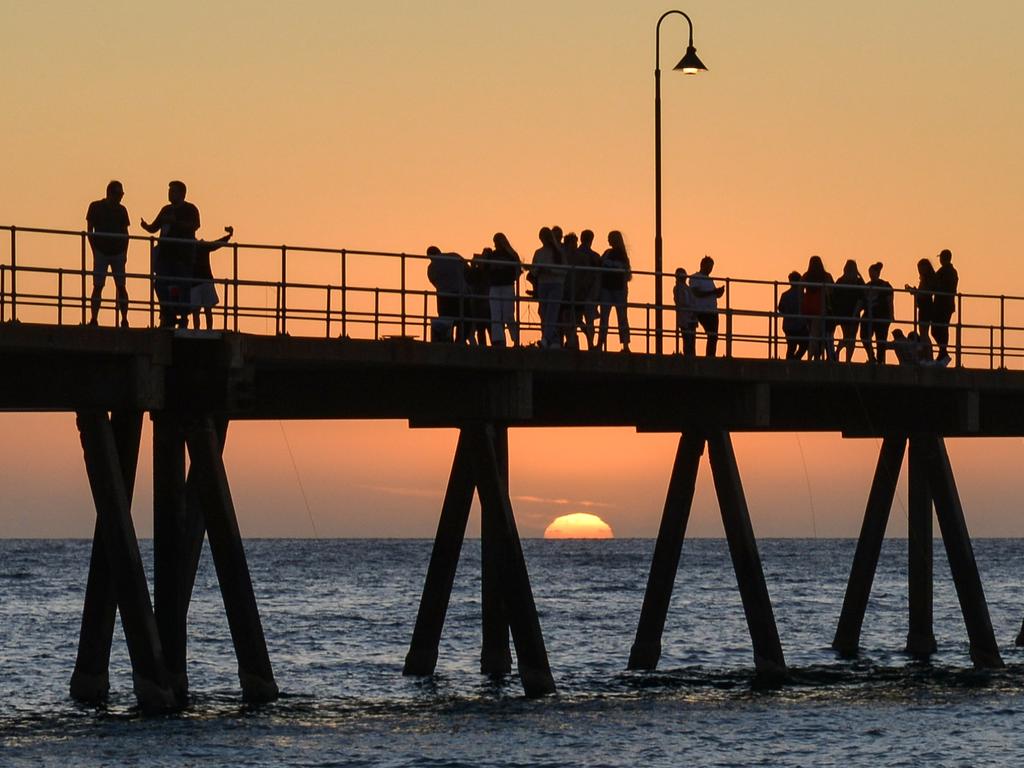 The last sunset for 2020 at the Glenelg jetty, Pic: Brenton Edwards