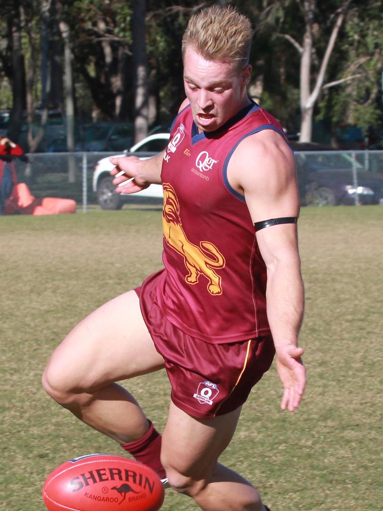 QAFL, Palm Beach-Currumbin v Morningside. match played at PBC . PBC Player No3 Nathan Robertson Morningside Player No13 Lachlan Dignan Picture Mike Batterham