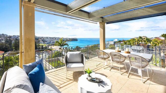 The top weekend auction price was in coastal Bronte at $13m.