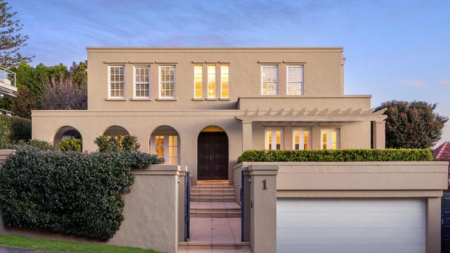 1 Hillside Ave, Vaucluse, is listed as an “auction” with no date, after having its auction cancelled this week.