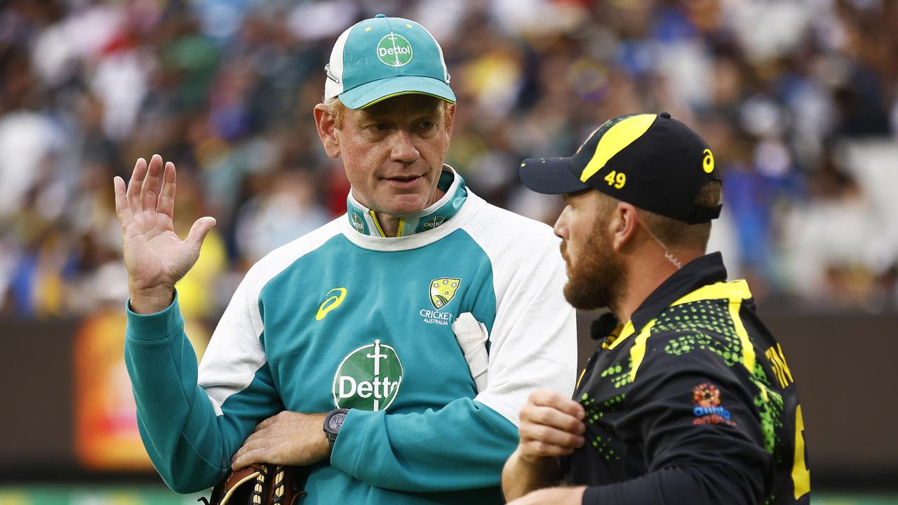 Australia interim head coach Andrew McDonald speaks with Aaron Finch. Photo by Daniel Pockett – CA/Cricket Australia via Getty Images