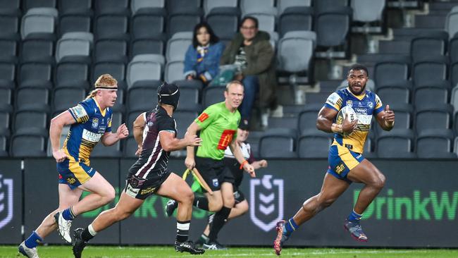 Maika Sivo makes a break in his NSW Cup return. NRL Imagery