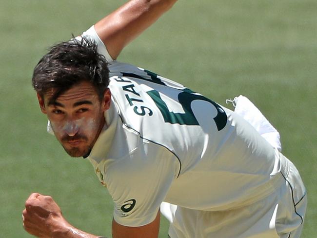 Mitchell Starc of Australia bowls during day 3 of the first Test match between Australia and New Zealand at Optus Stadium in Perth, Saturday, December 14, 2019. (AAP Image/Richard Wainwright) NO ARCHIVING, EDITORIAL USE ONLY, IMAGES TO BE USED FOR NEWS REPORTING PURPOSES ONLY, NO COMMERCIAL USE WHATSOEVER, NO USE IN BOOKS WITHOUT PRIOR WRITTEN CONSENT FROM AAP