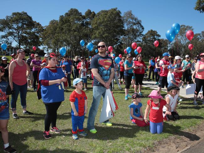 Community members participate in the National Walk 4 William Tyrrell at Chipping Norton Lakes. Picture: Supplied