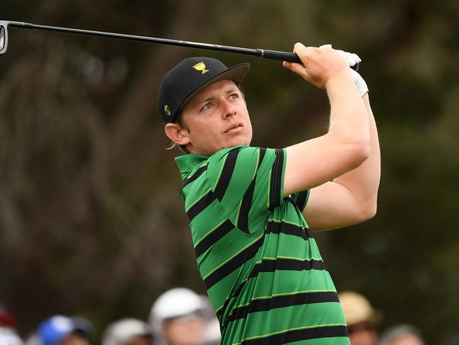 MELBOURNE, AUSTRALIA - DECEMBER 15:  Cameron Smith of Australia and the International team plays his shot from the third tee during Sunday Singles matches on day four of the 2019 Presidents Cup at Royal Melbourne Golf Course on December 15, 2019 in Melbourne, Australia. (Photo by Quinn Rooney/Getty Images)