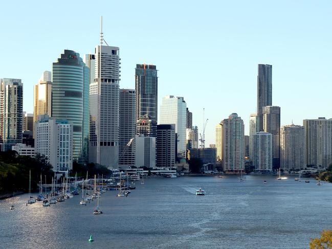 General city views from Kangaroo Point showing Botanical Gardens to Story Bridge,  Kangaroo Point Thursday 7th November 2019 Picture AAP/David Clark