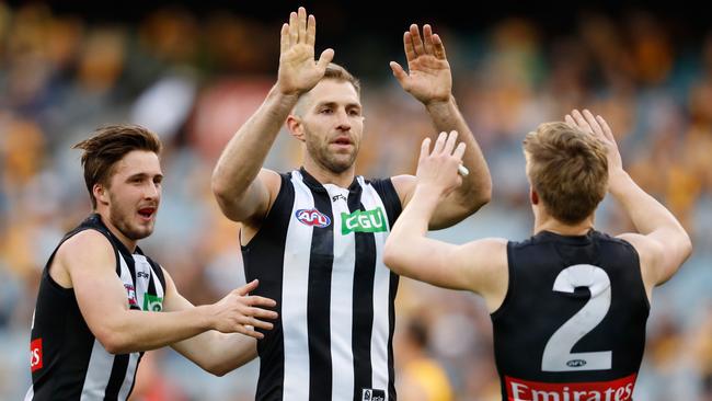 Travis Cloke is set to join Western Bulldogs in the AFL trade period.