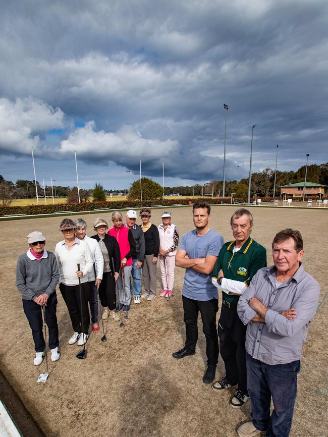 Disgruntled Warringah Golf Club players (left), along with representatives of Save District Park and North Manly Bowling Club. Picture: AAP Image/Julian Andrews