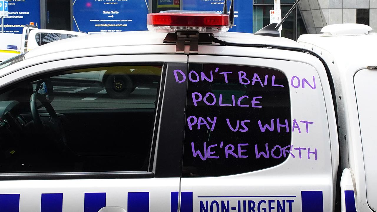 Police bid to end union action fails, pay war heats up again