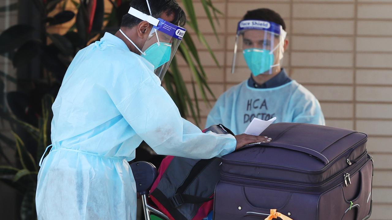 The Holiday in at Tullamarine Airport which is being used as a COVID quarantine hotel, is being closed down and evacuated. Picture: NCA NewsWire/ David Crosling