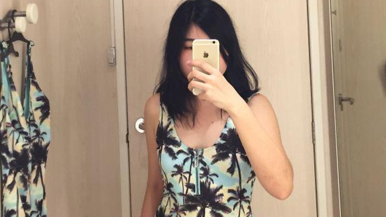Womans Change Room Swimsuit Selfie Goes Viral News Com Au