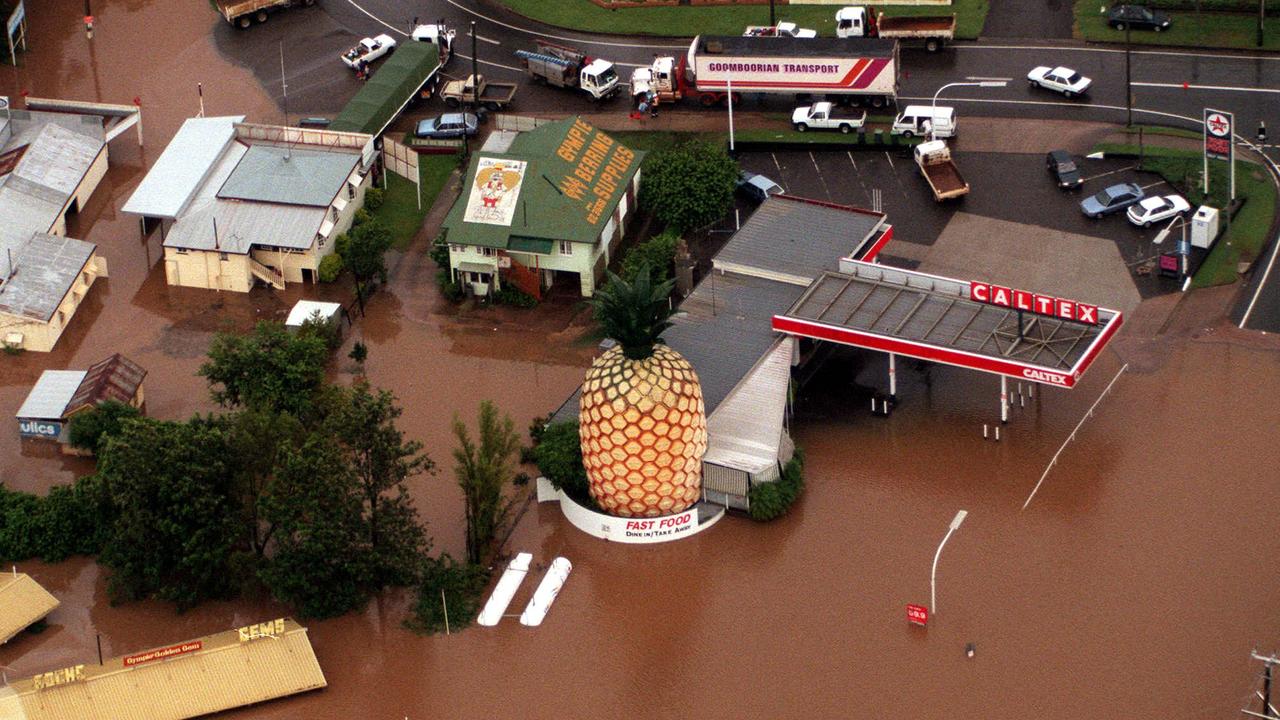 Gympie’s big pineapple experienced its first flood less than a year into its lifespan. In fact, it endured five floods of higher than 15m within the first three years of its construction.