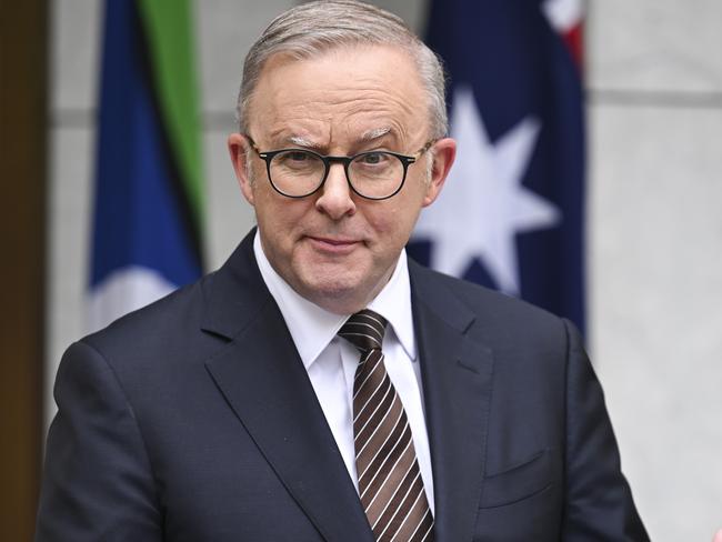 CANBERRA, AUSTRALIA  - NewsWire Photos - November 29, 2024:  Prime Minister Anthony Albanese, Federal Treasurer Jim Chalmers and Senator Katy Gallagher hold a press conference at Parliament House in Canberra. Picture: NewsWire / Martin Ollman