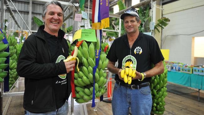 Flashback: Department of Primary Industries banana industry development officer Matt Weinert and grower Jeff Eggins. Picture: David Barwell / Coffs Coast Advocate.