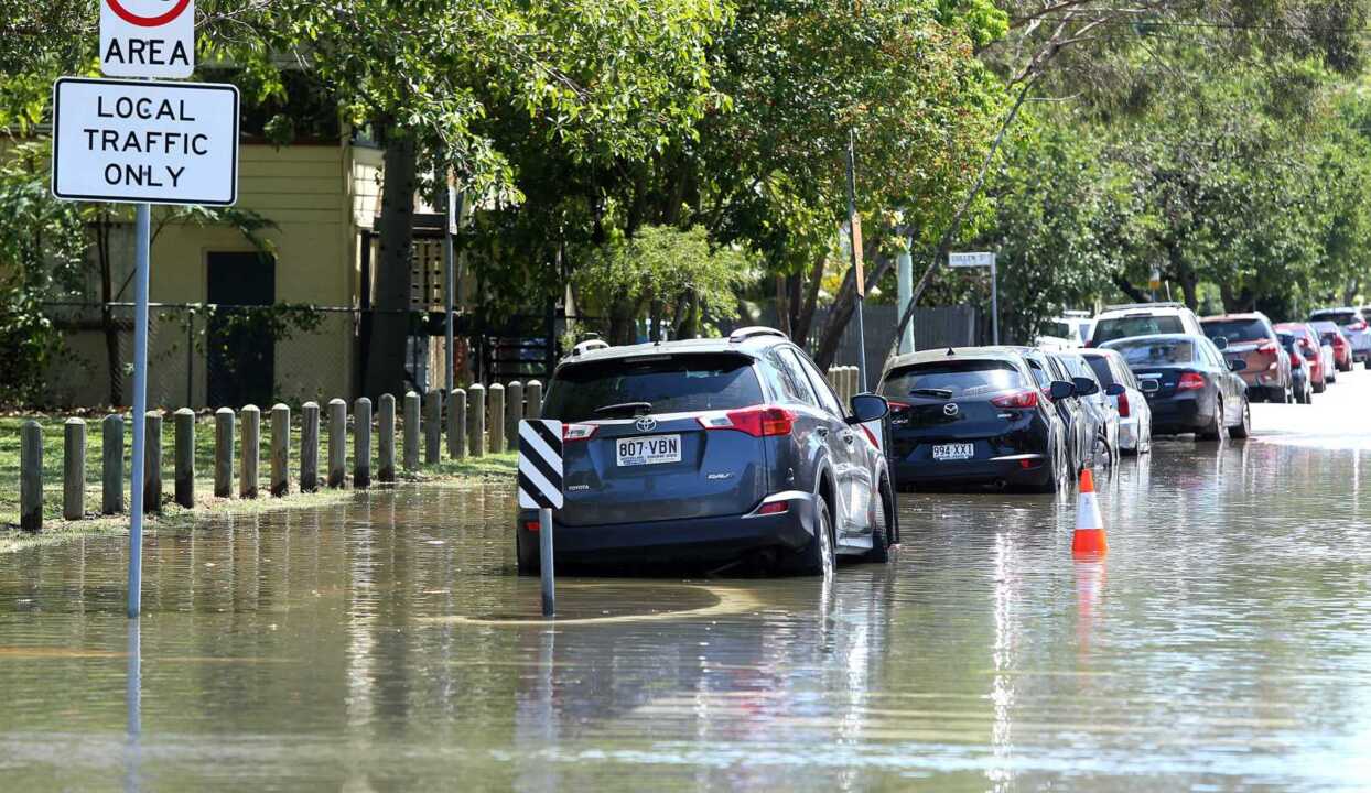 Qld hit by thunderstorms as Brisbane records wettest day in eight months