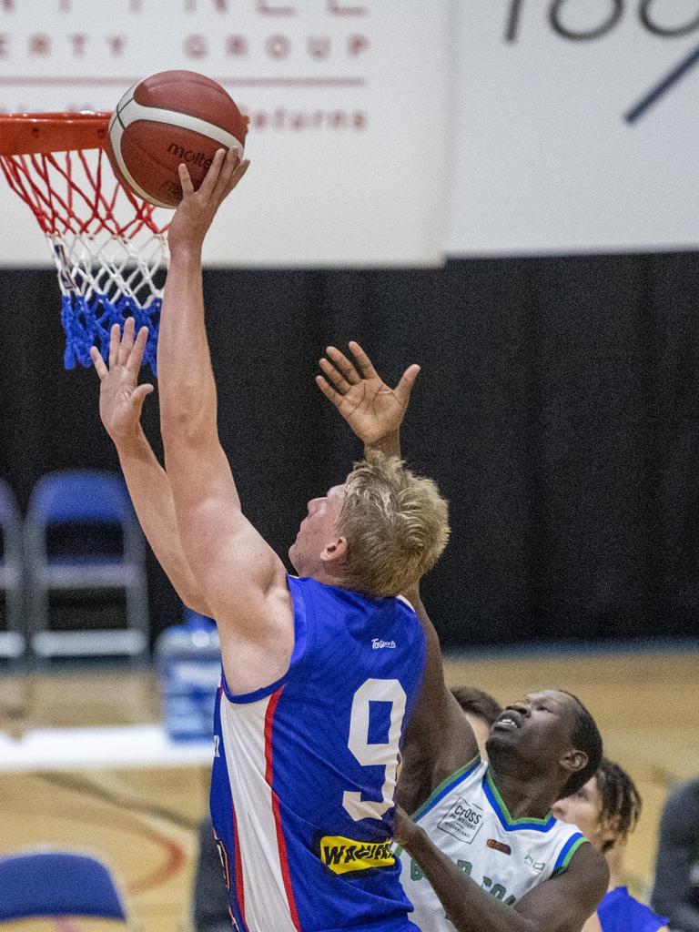 Christopher Longford, Mountaineers. QSL basketball mens, Mountaineers vs Gold Coast Rollers. Friday, June 18, 2021. Picture: Nev Madsen.