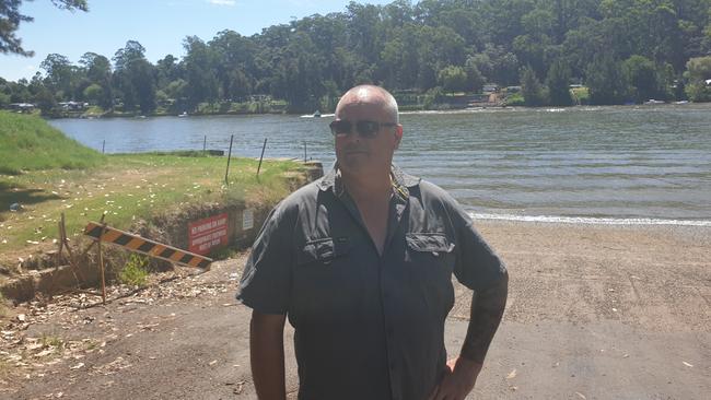 Retired police officer Shane Earl performed CPR on the teen.