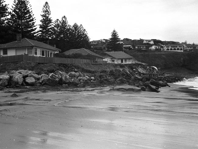 Storm damage at Bilgola Beach on June 10, 1974.