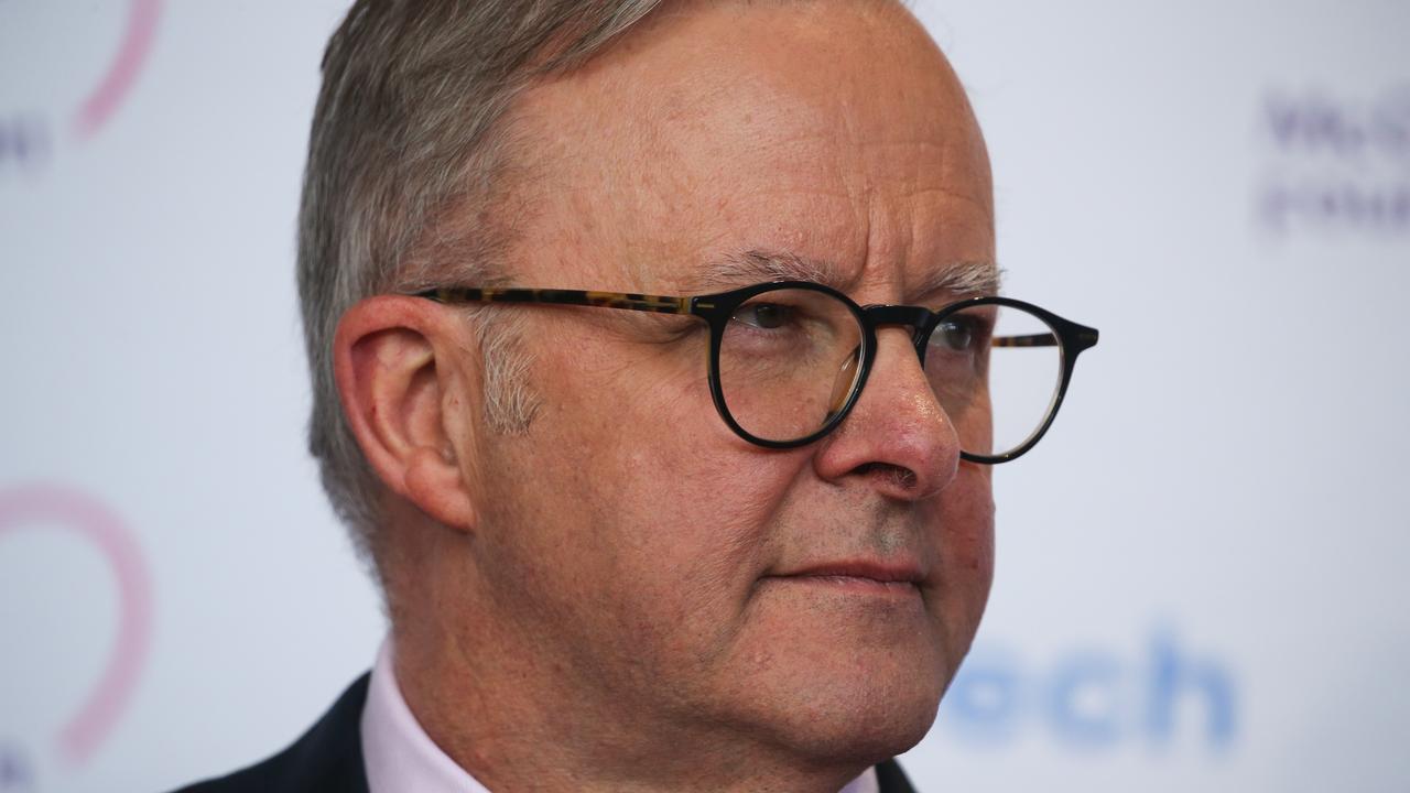 Prime Minister Anthony Albanese has hit back at criticism over his meeting with former Qantas CEO Alan Joyce. Photo by: NCA Newswire/ Gaye Gerard