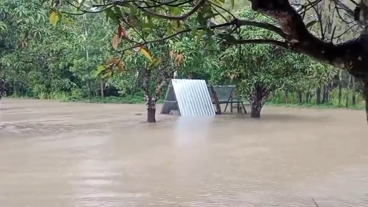 Homes in Cardwell south of Cairns destroyed