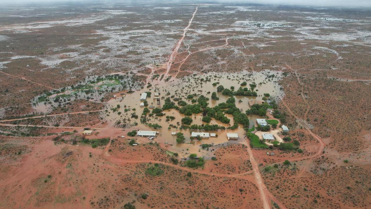 SA Weather: Adelaide heatwave over as floods cut link to WA | The ...