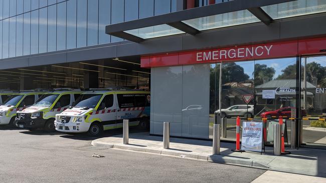 The Bendigo Health emergency department on Barnard St, Bendigo. Picture: Zizi Averill